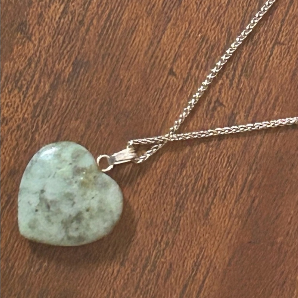 Elegant Heart-Shaped Green Stone Necklace